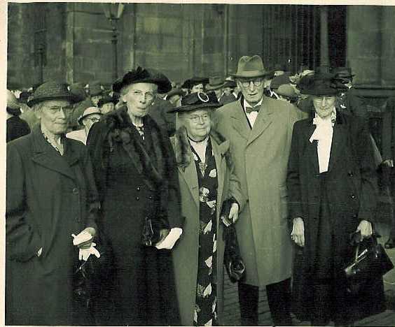 JT, wife and sisters
